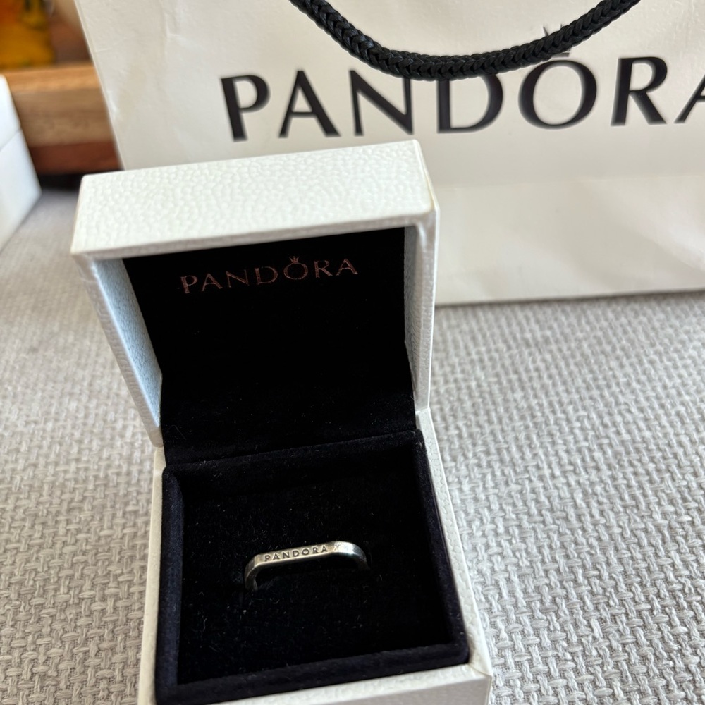 Authentic Pandora size 52 or 6